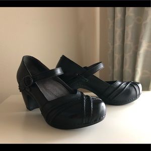 Dansko Reeny Black Leather Mary Janes 7